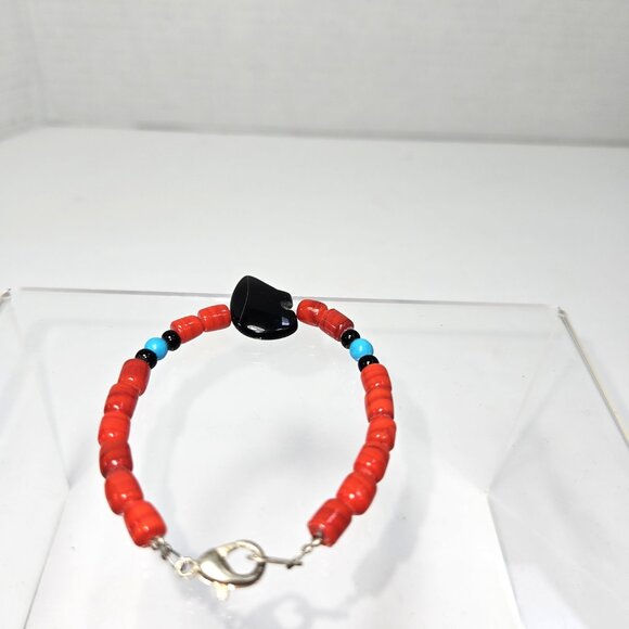 Carved Onyx Bear Fetish, Turquoise Beads, & Coral Tubes Small or Child Bracelet - Picture 6 of 8